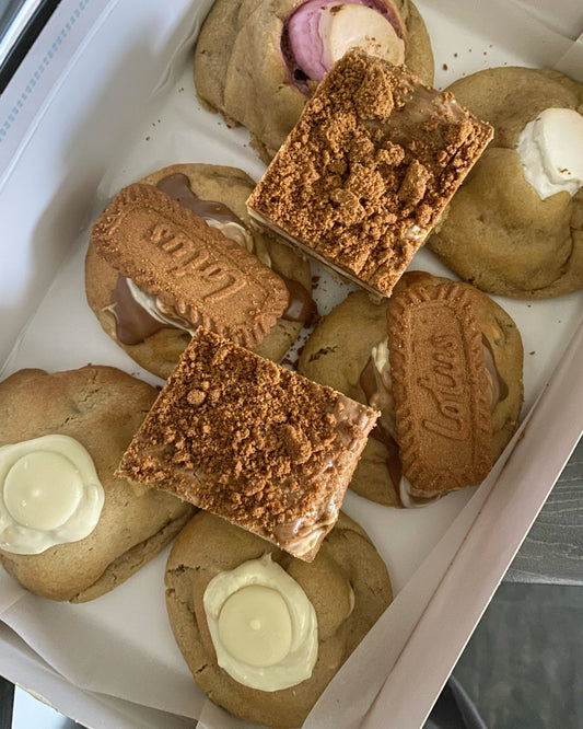 Mixed box of 8